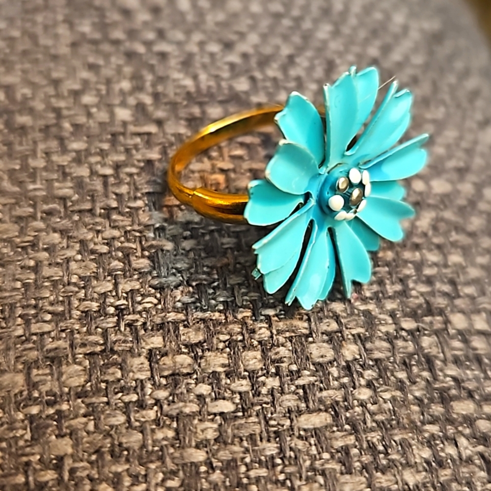 Vintage Blue Flower Gold Tone Ring
